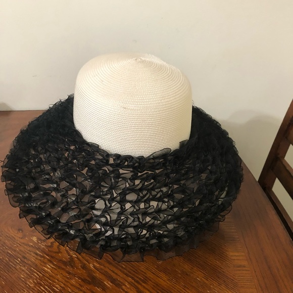 Cream hat with black satin ruffles - Picture 2 of 3